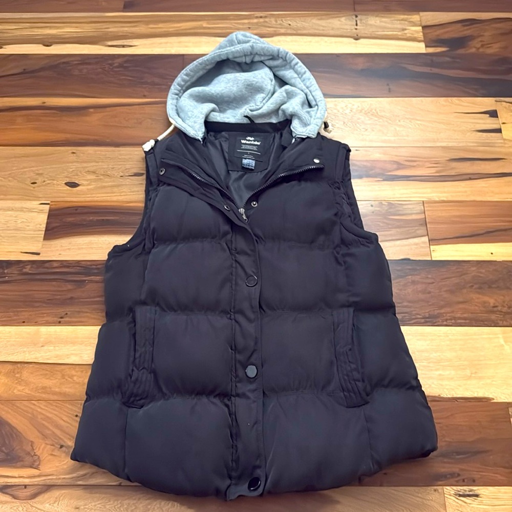 Women’s Black Puffer Vest w/Removable Hood